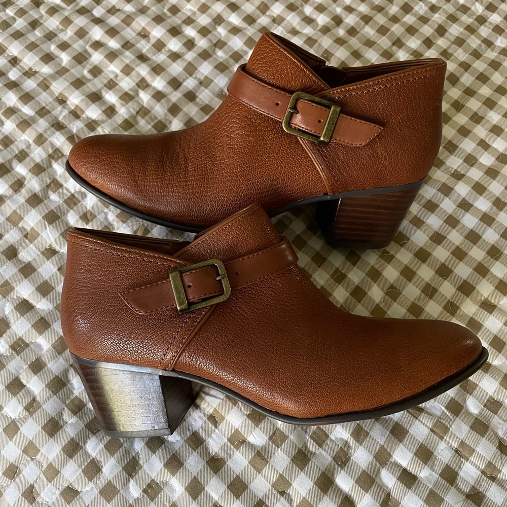 Clarks Women’s Maypearl Milla Leather Ankle Boot